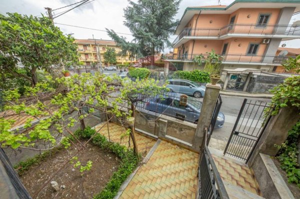 casa indipendente in vendita a Gravina di Catania