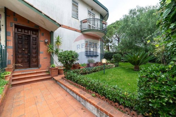 casa indipendente in vendita a Gravina di Catania