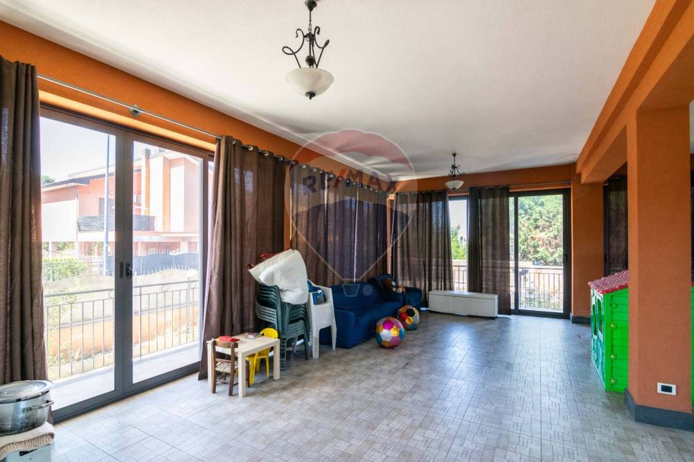 casa indipendente in vendita a Gravina di Catania
