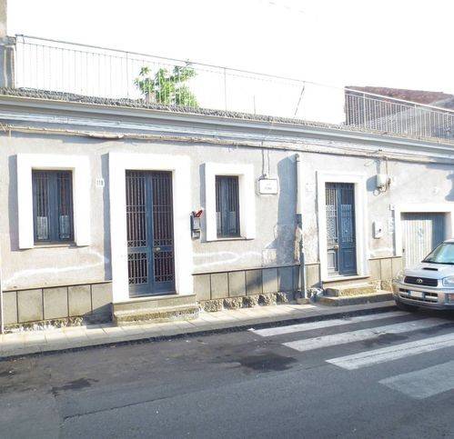 casa indipendente in vendita a Gravina di Catania