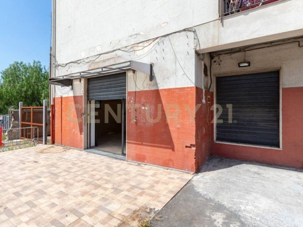 negozio in vendita a Gravina di Catania