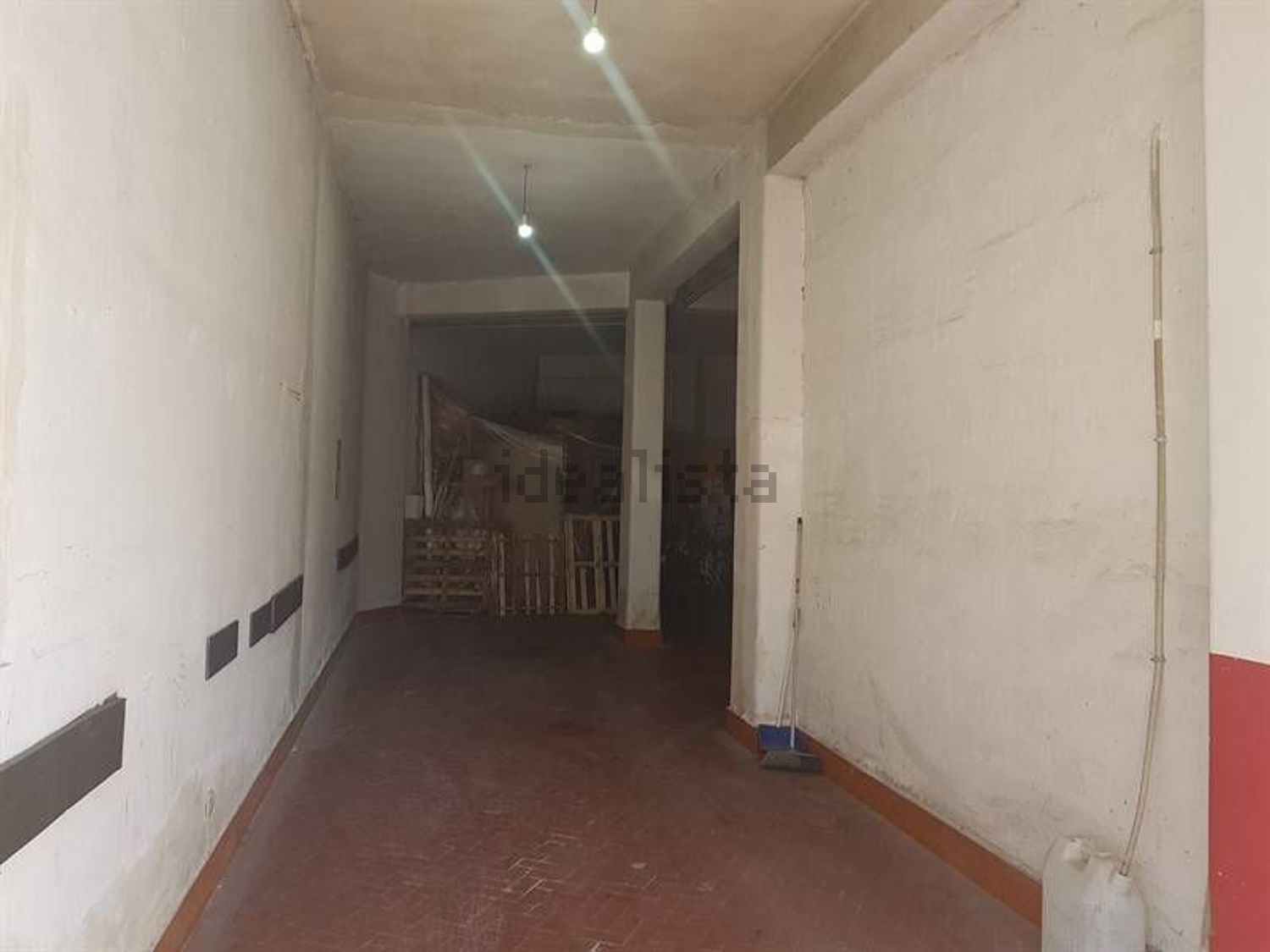 locale di sgombero in vendita a Gravina di Catania
