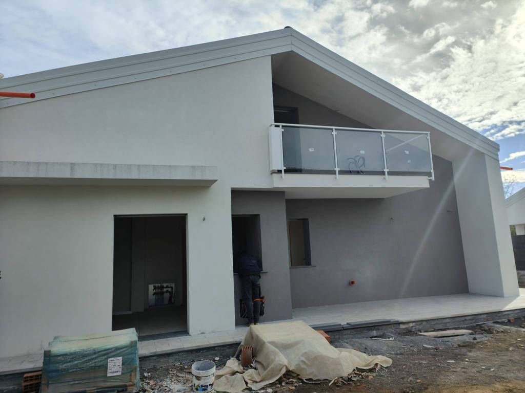 casa indipendente in vendita a Gravina di Catania