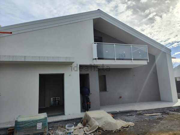 casa indipendente in vendita a Gravina di Catania