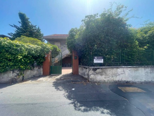 casa indipendente in vendita a Gravina di Catania