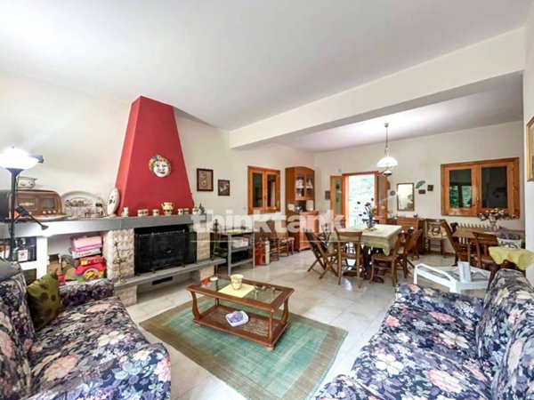 casa indipendente in vendita a Gravina di Catania