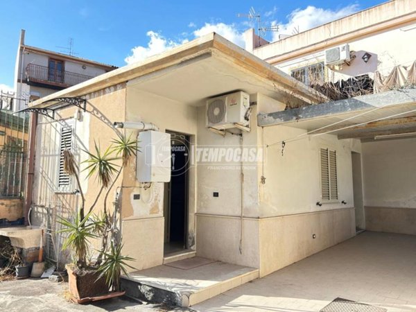 casa indipendente in vendita a Gravina di Catania