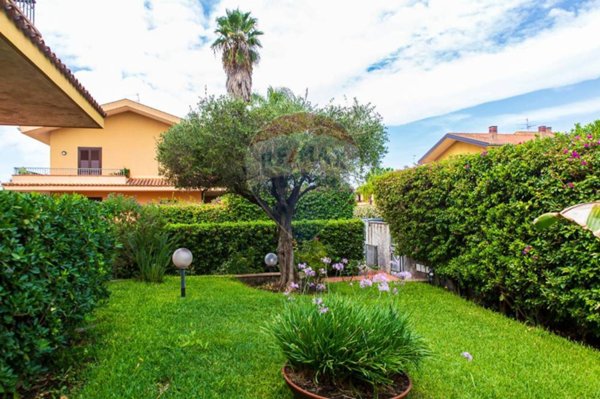 casa indipendente in vendita a Gravina di Catania