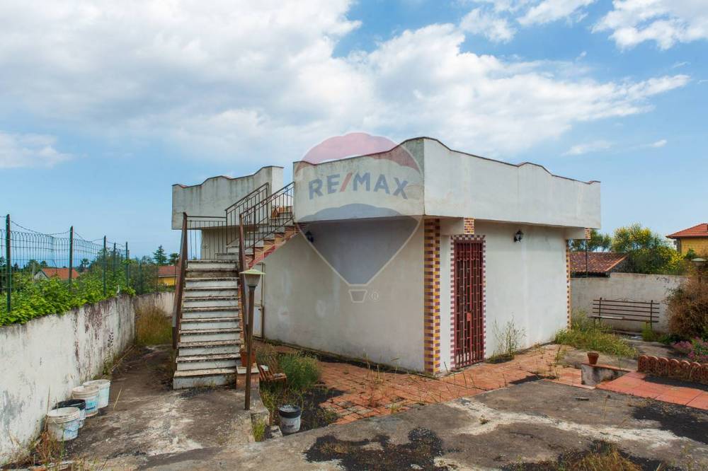 casa indipendente in vendita a Gravina di Catania