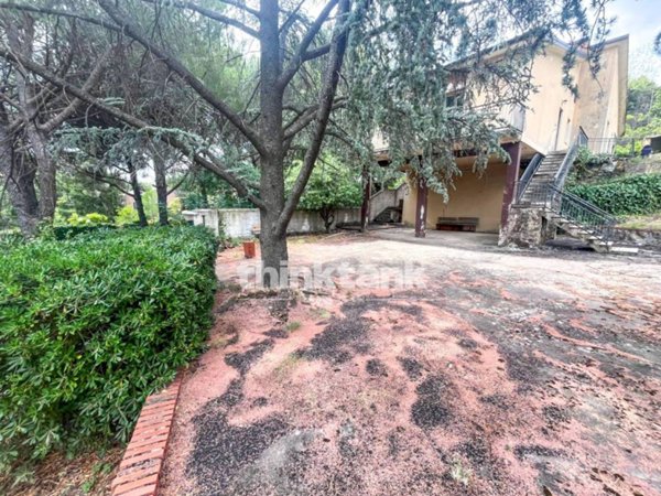 casa indipendente in vendita a Gravina di Catania