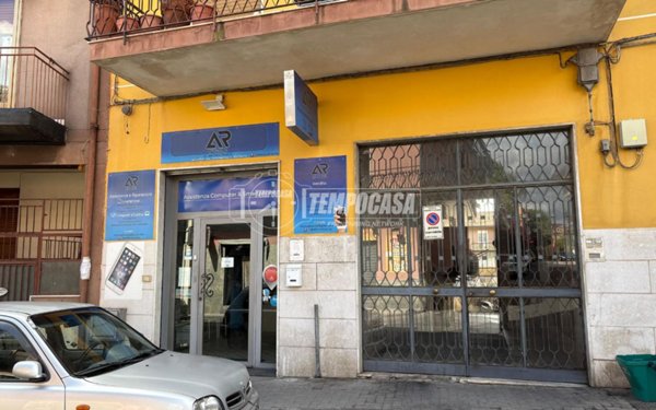 locale di sgombero in vendita a Gravina di Catania