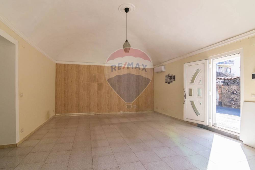 casa indipendente in vendita a Gravina di Catania
