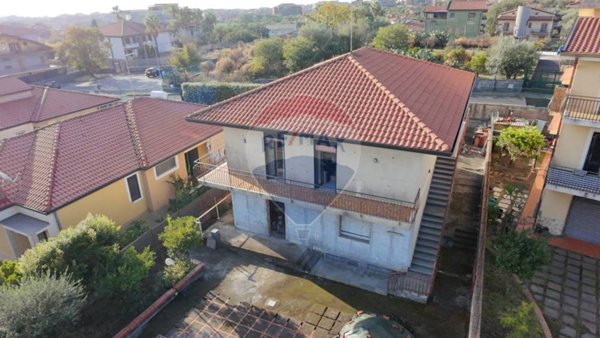 casa indipendente in vendita a Gravina di Catania