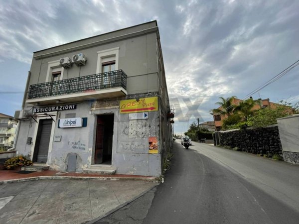 negozio in vendita a Gravina di Catania
