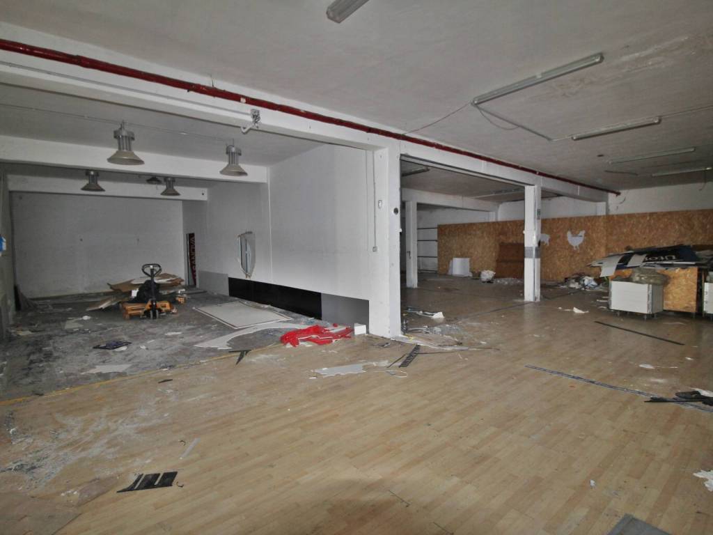 negozio in vendita a Gravina di Catania