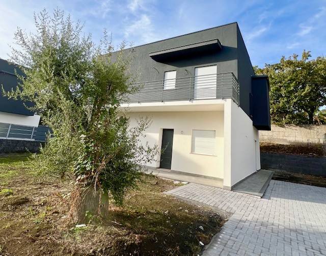 casa indipendente in vendita a Gravina di Catania