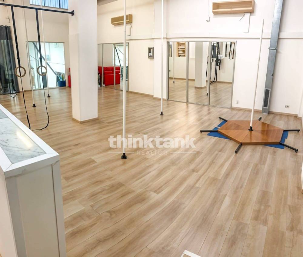 locale commerciale in vendita a Gravina di Catania