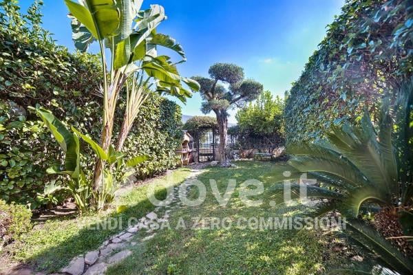 casa indipendente in vendita a Gravina di Catania