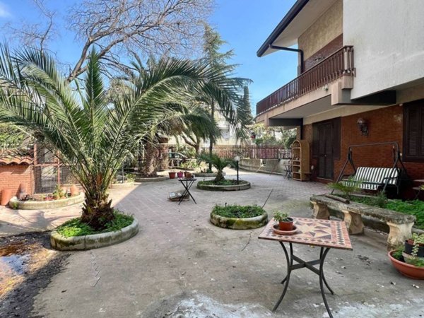 casa indipendente in vendita a Gravina di Catania