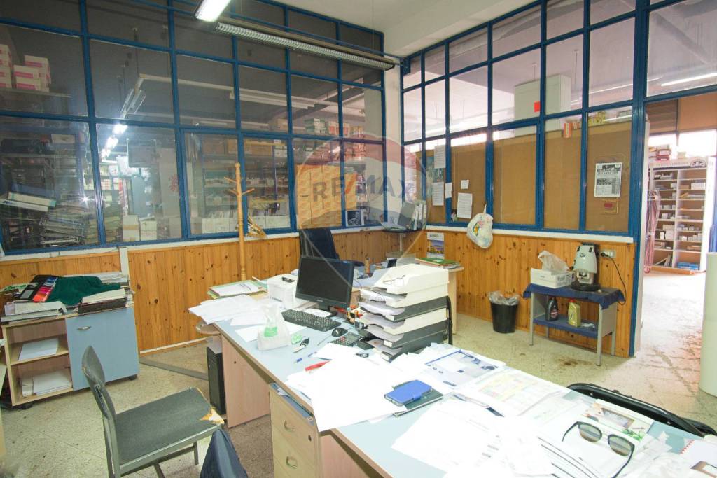 negozio in vendita a Gravina di Catania