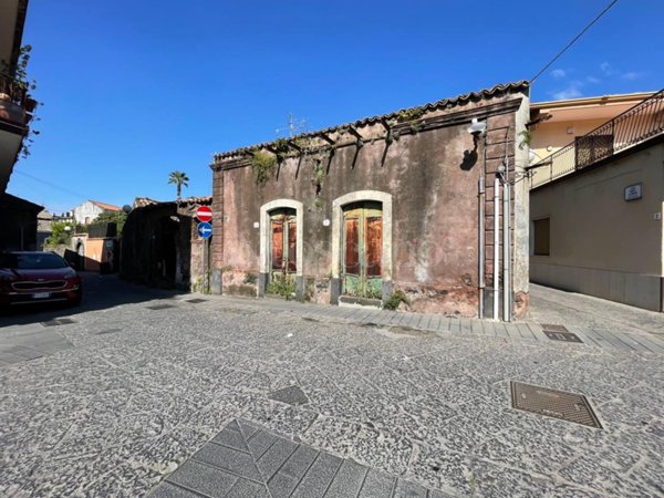 casa indipendente in vendita a Gravina di Catania