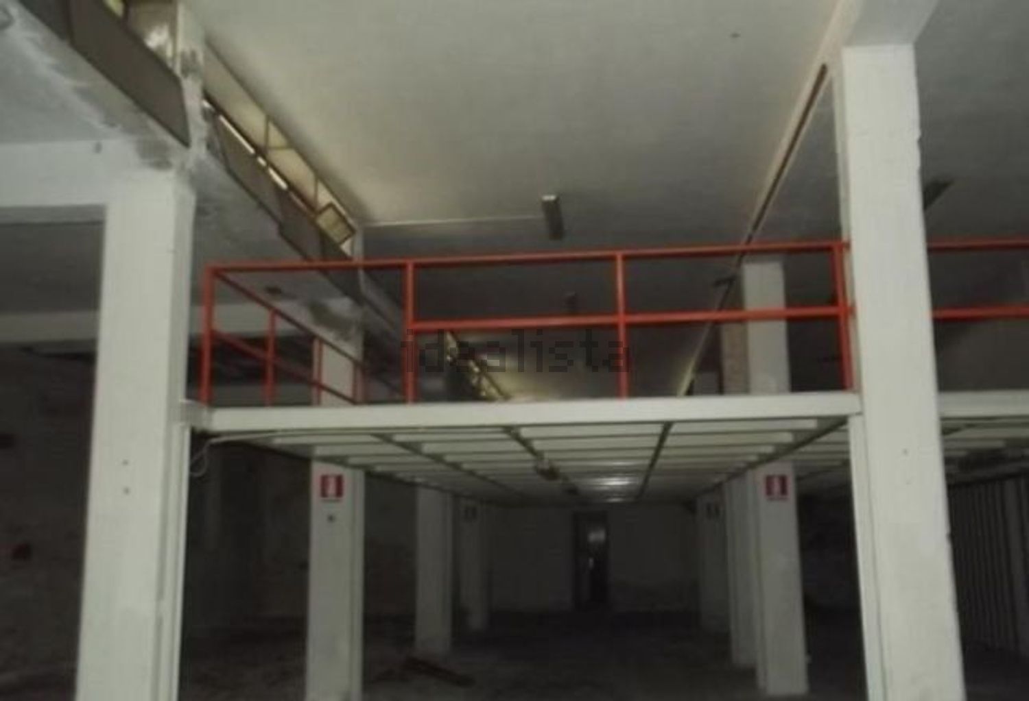 locale di sgombero in vendita a Gravina di Catania