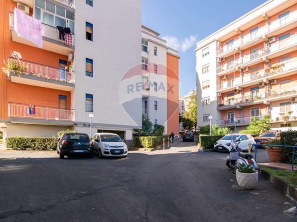 intera palazzina in vendita a Gravina di Catania in zona Fasano