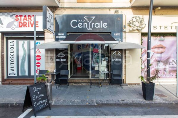 negozio in vendita a Gravina di Catania