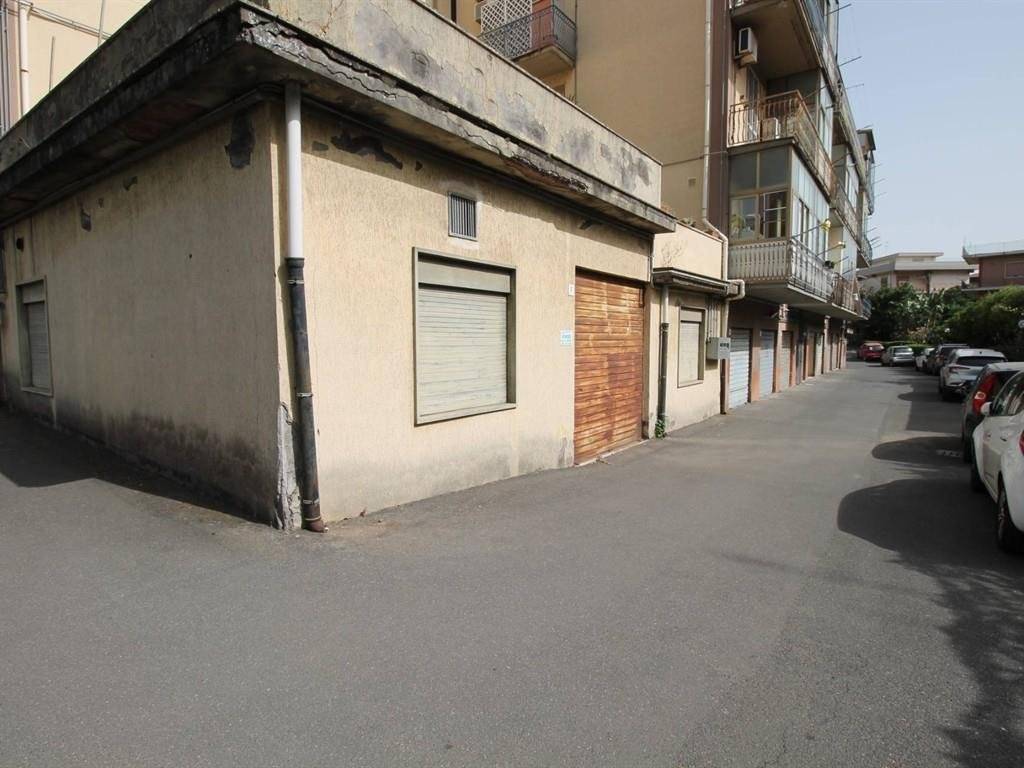 negozio in vendita a Gravina di Catania