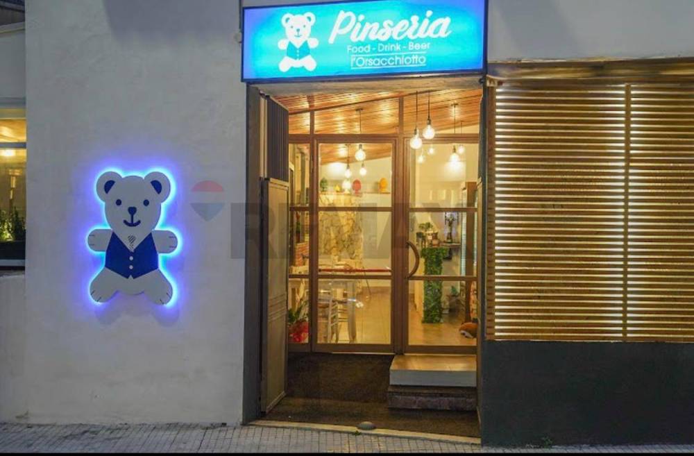 locale commerciale in vendita a Gravina di Catania