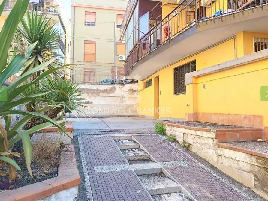 locale commerciale in vendita a Gravina di Catania