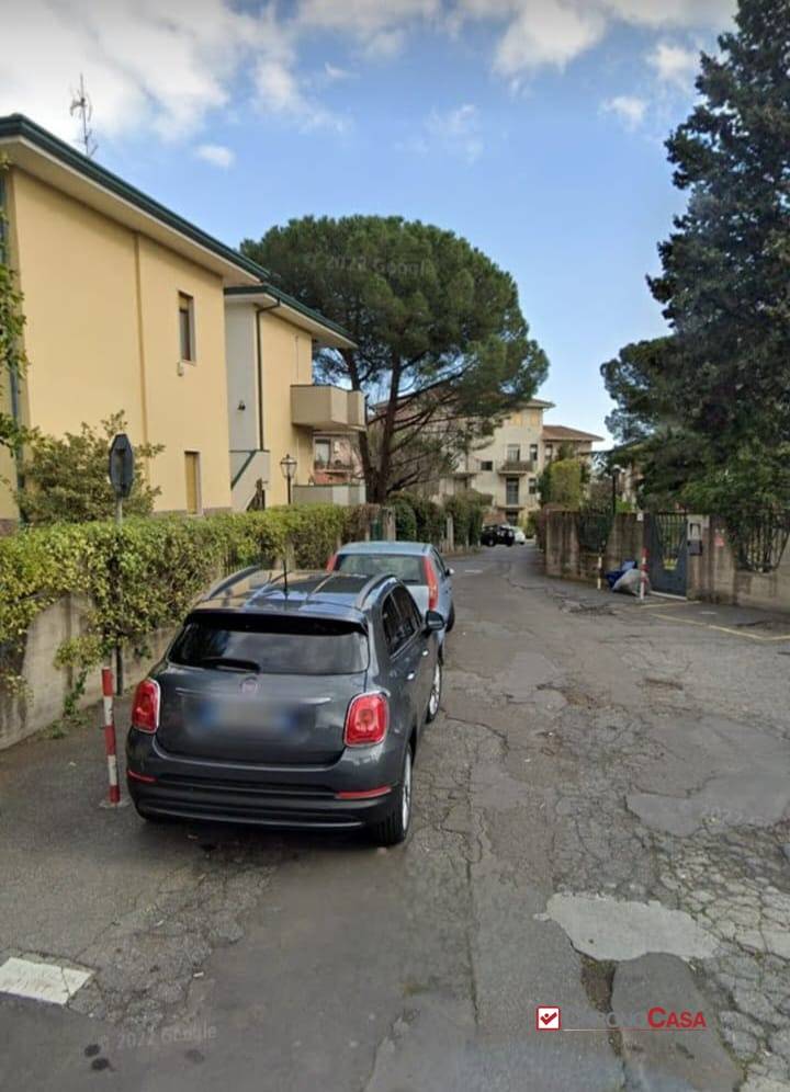 negozio in vendita a Gravina di Catania