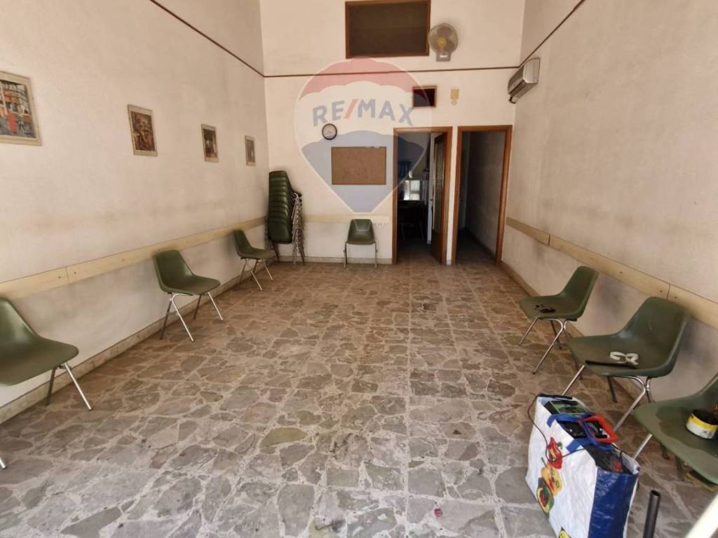 negozio in vendita a Gravina di Catania