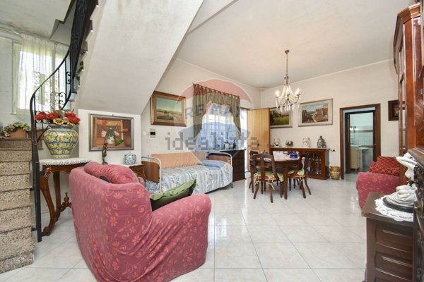 casa semindipendente in vendita a Gravina di Catania