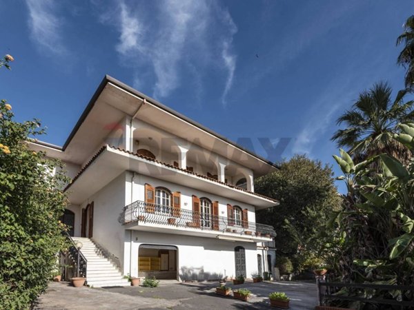casa indipendente in vendita a Gravina di Catania