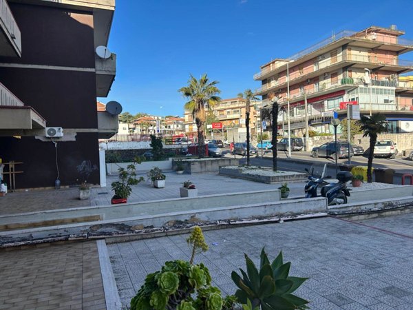 negozio in vendita a Gravina di Catania