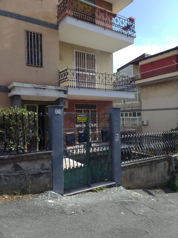 appartamento in vendita a Gravina di Catania in zona Fasano