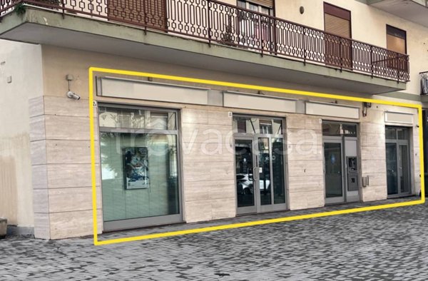 negozio in vendita a Gravina di Catania