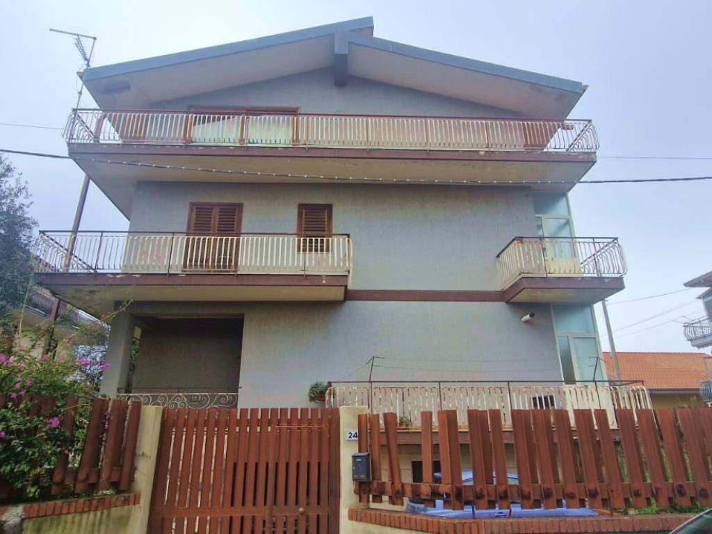 appartamento in vendita a Gravina di Catania