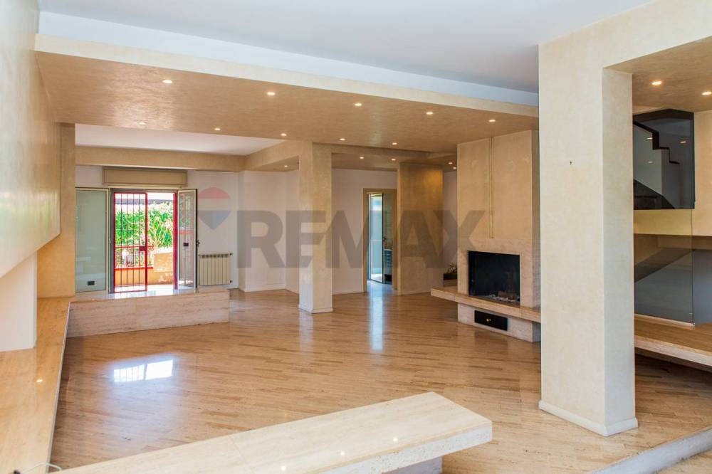 casa indipendente in vendita a Gravina di Catania