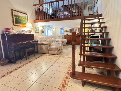 casa indipendente in vendita a Gravina di Catania