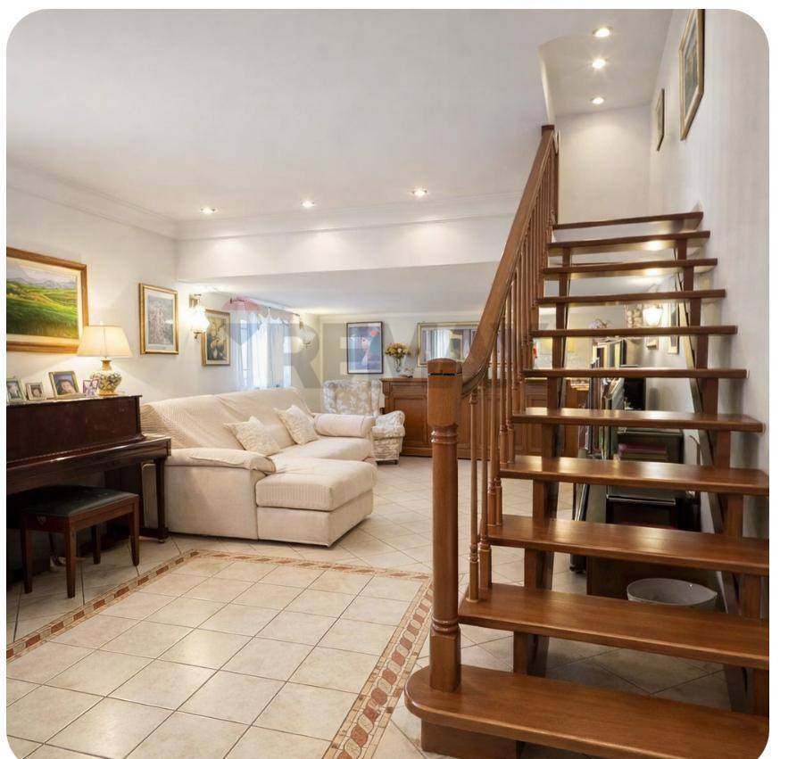 casa indipendente in vendita a Gravina di Catania