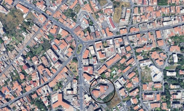 locale commerciale in vendita a Gravina di Catania