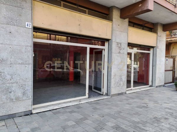 negozio in vendita a Gravina di Catania