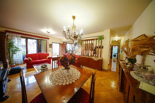 casa indipendente in vendita a Gravina di Catania