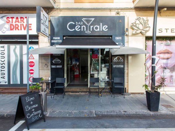 negozio in vendita a Gravina di Catania