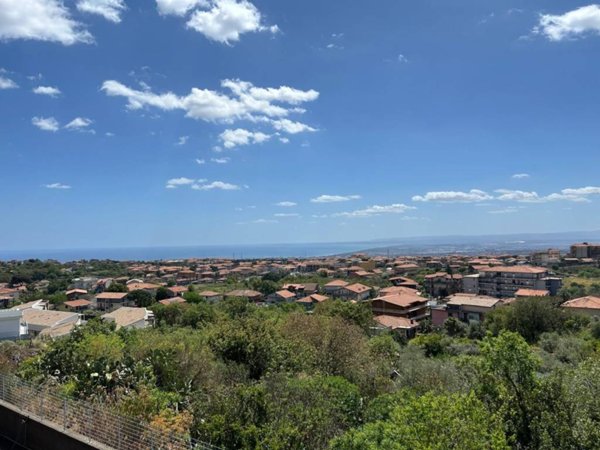 casa indipendente in vendita a Gravina di Catania
