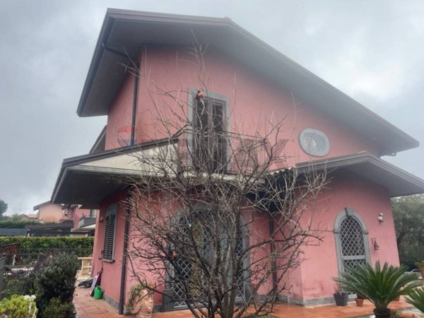 casa indipendente in vendita a Gravina di Catania