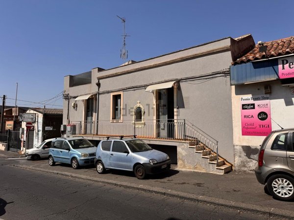 casa indipendente in vendita a Gravina di Catania