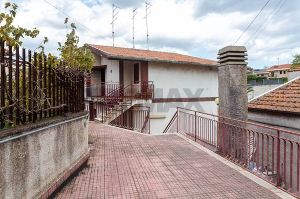 appartamento in vendita a Gravina di Catania in zona Coviello